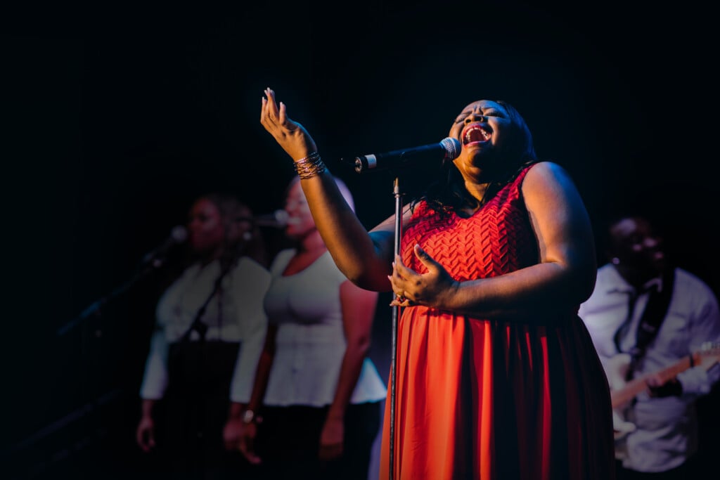 Cece Teneal Live Performance of "Natural Woman." Promotional image for “Divas of Soul.”