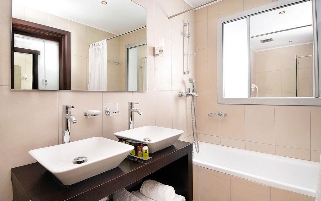 7 Tips To Help Seniors Bathe Safely At Home