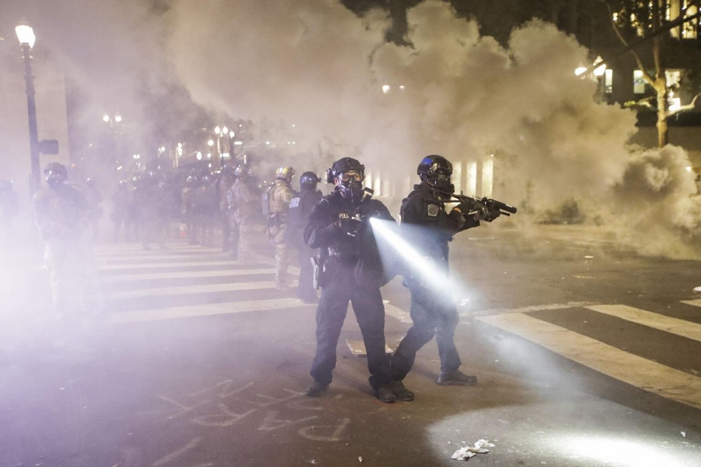 Oregon Governor Says Us Agents Will Begin Leaving Portland