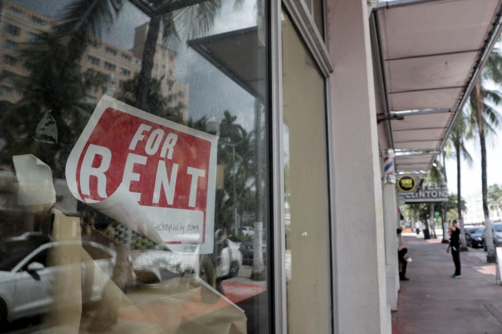 Us Economy Shrank At Record Breaking 33 Percent Rate In Second Quarter