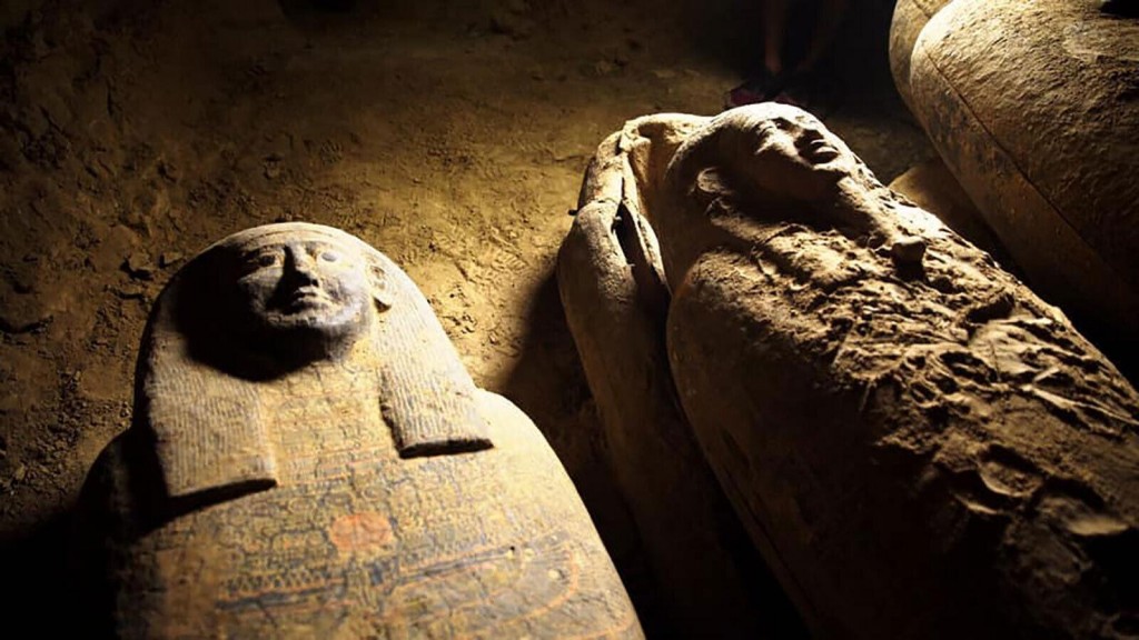 13 Mysterious Mummies Discovered In Egyptian Well