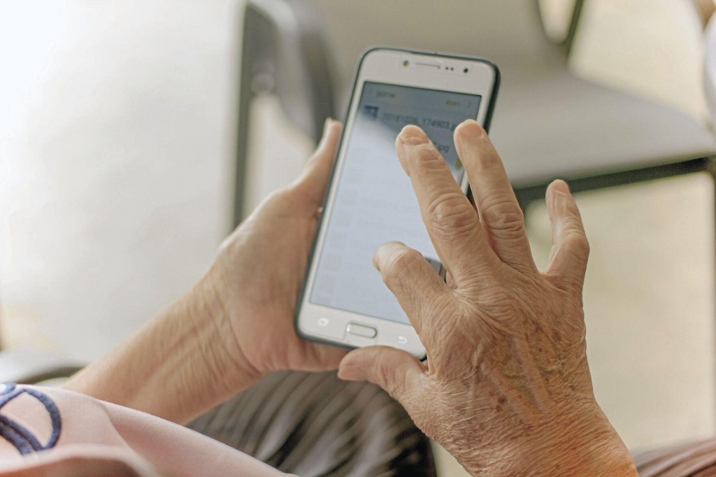 How To Recognize Warning Signs Of Schemes Targeting Older Adults