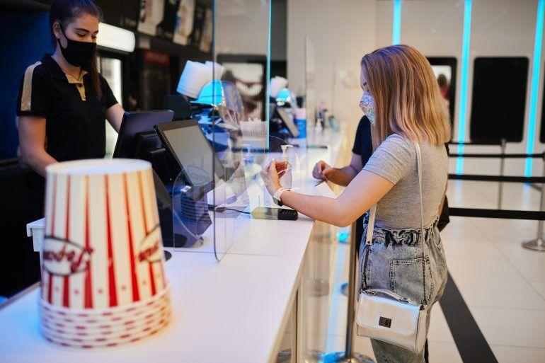 3 Ways To Keep Your Distance With Contactless Payments