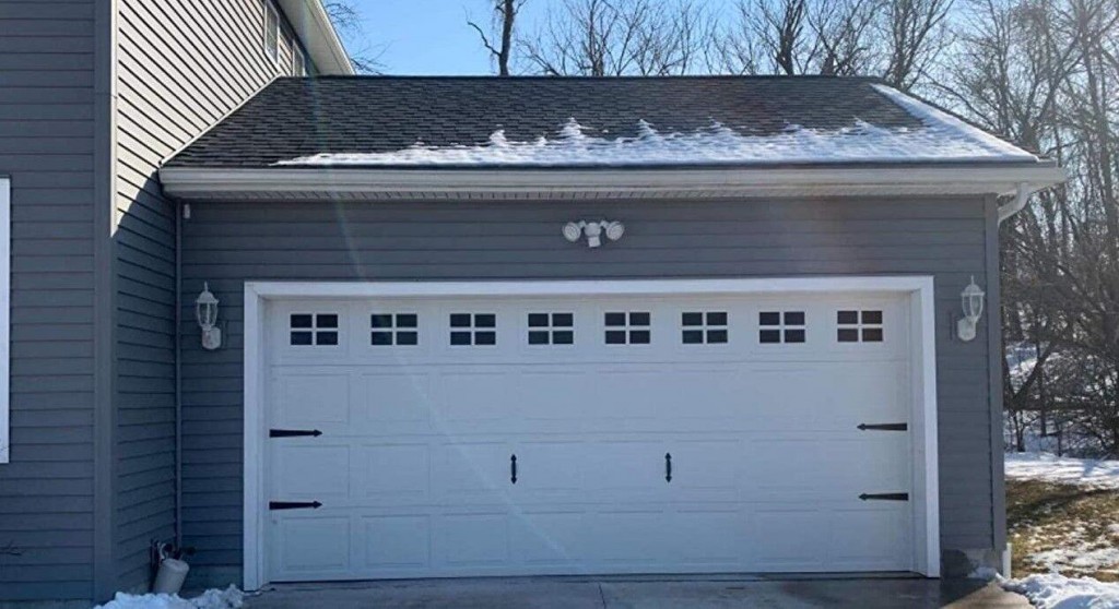 Buying Guide: Garage Door Decals Are A Low Cost Way To Modernize Your Home