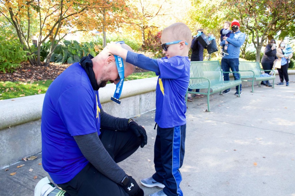 An Ohio Dad Runs His First Marathon Around Hospital For 4 Year Old Son With Cancer