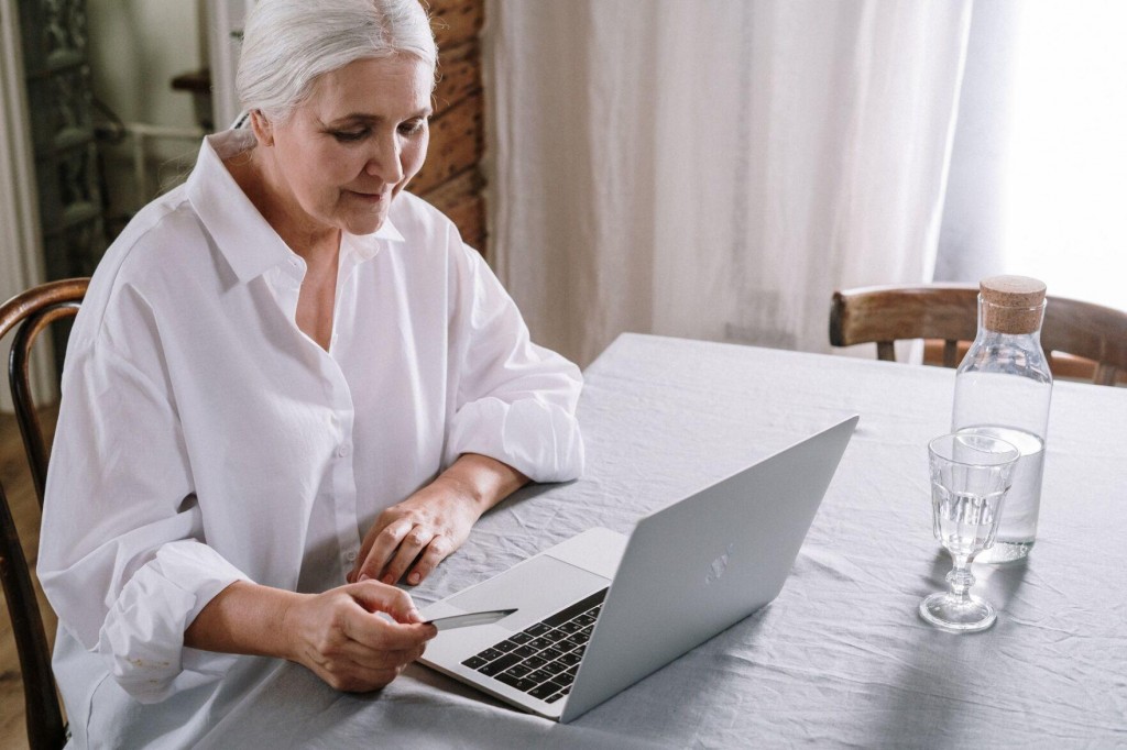 Age Friendly Gadgets To Help Prepare For Distanced Holiday Celebrations