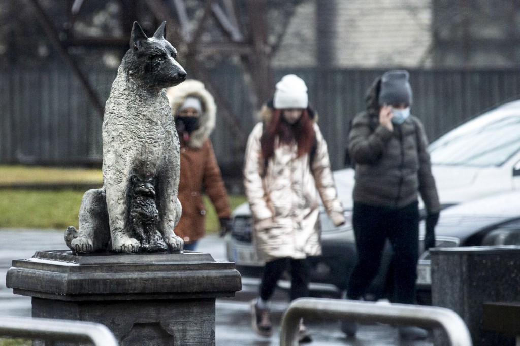 This Free Spirited Stray Dog Won The Hearts Of Estonians. Now, There’s A Statue In His Honor.
