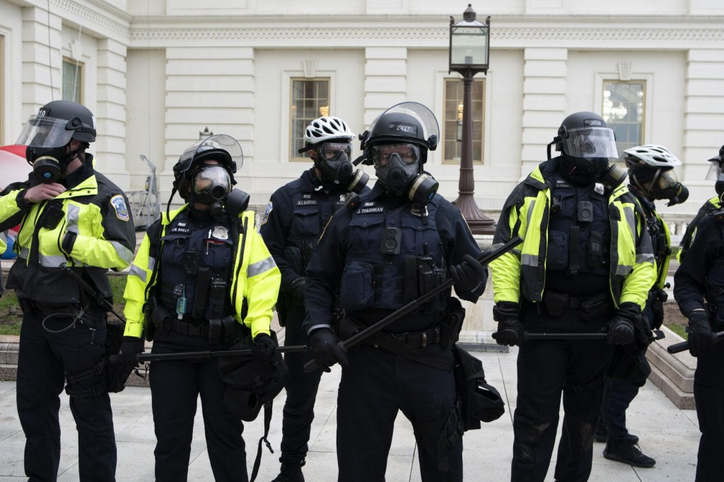 Lawmakers Vow To Investigate How Police Handled Storming Of Us Capitol