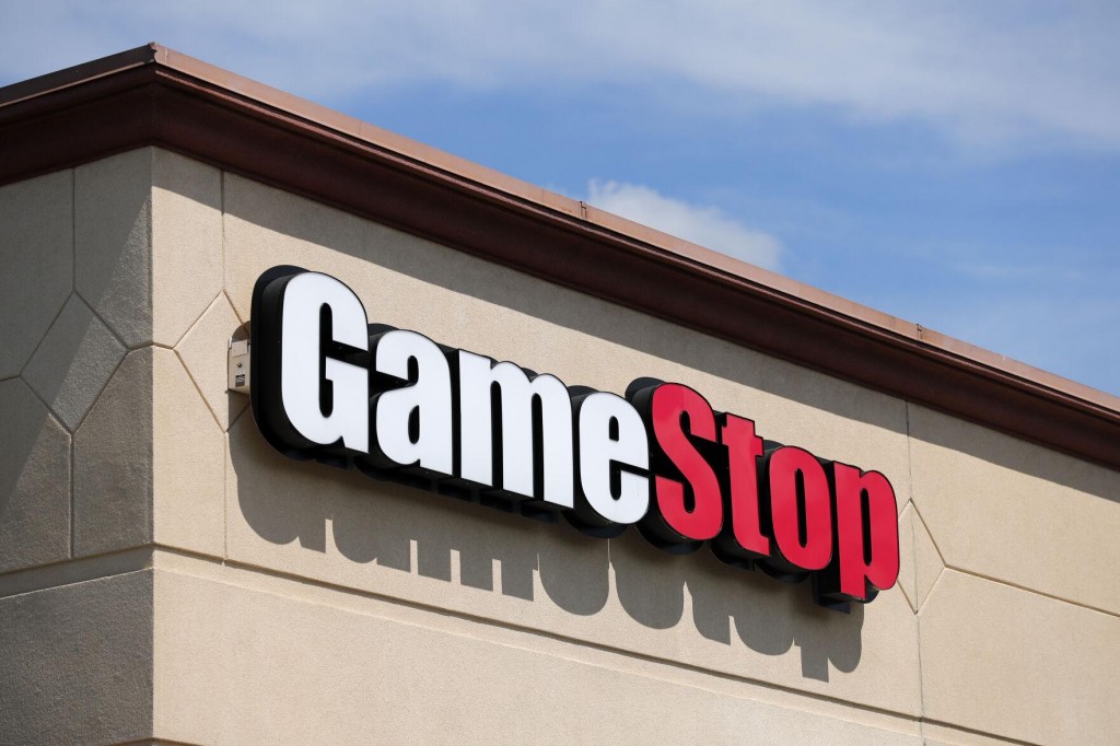 In Fight Over Gamestop Shares, Smaller Investors Winning As 2 Big Players Flinch
