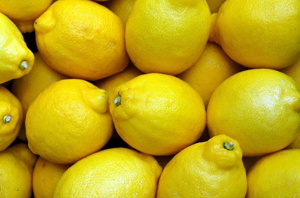 A Non Toxic Lemon Cleaning Spray Is Just 3 Ingredients Away