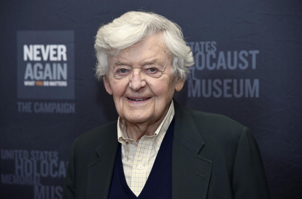 Hal Holbrook, Known For Accurate Mark Twain Portrayal, Dies At 95