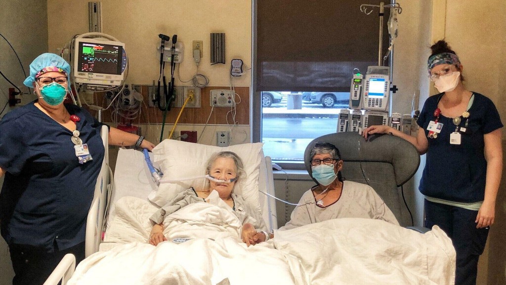 Hospital Staff Treat An Elderly Couple Hospitalized With Covid 19 To A Dinner Date Together