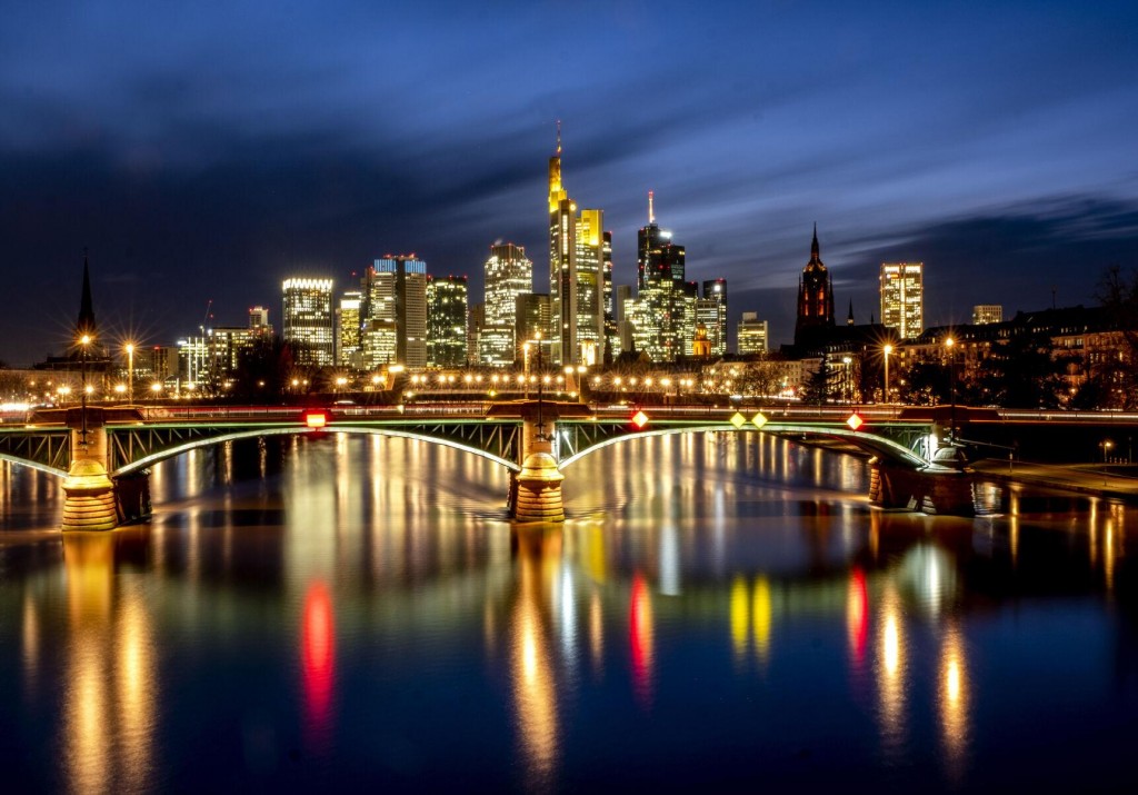 German Factory Orders Fall More Than Expected In December