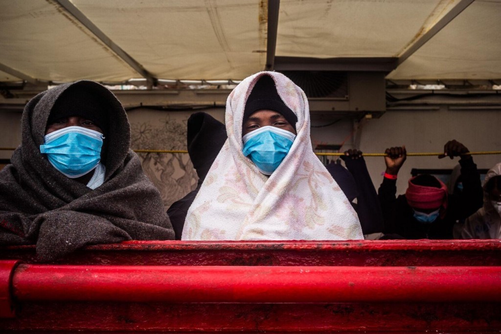 Boat With 422 Migrants, Some With Covid 19, Heads To Sicily