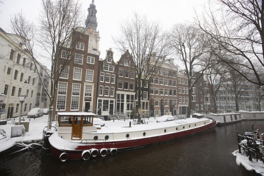 Dutch Will Extend Coronavirus Curfew Until March 3