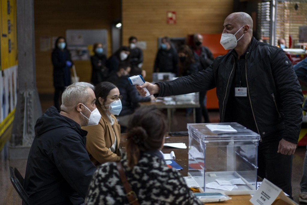 Catalans Vote For Regional Govt, Test The Separatists’ Power