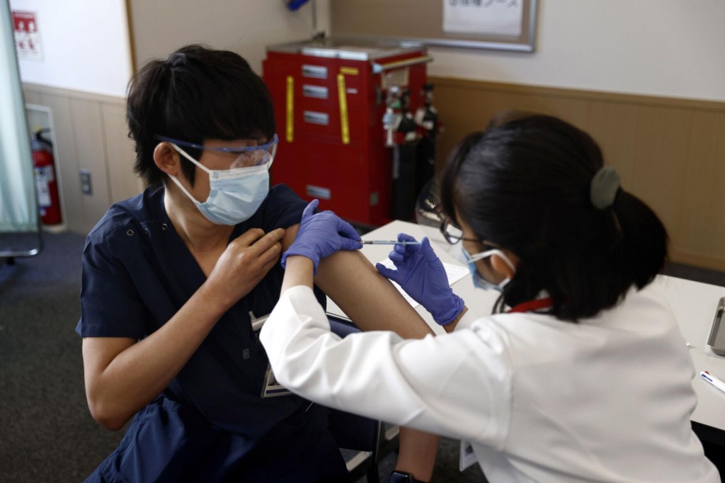 Japan Starts Covid 19 Vaccinations With Eye On Olympics