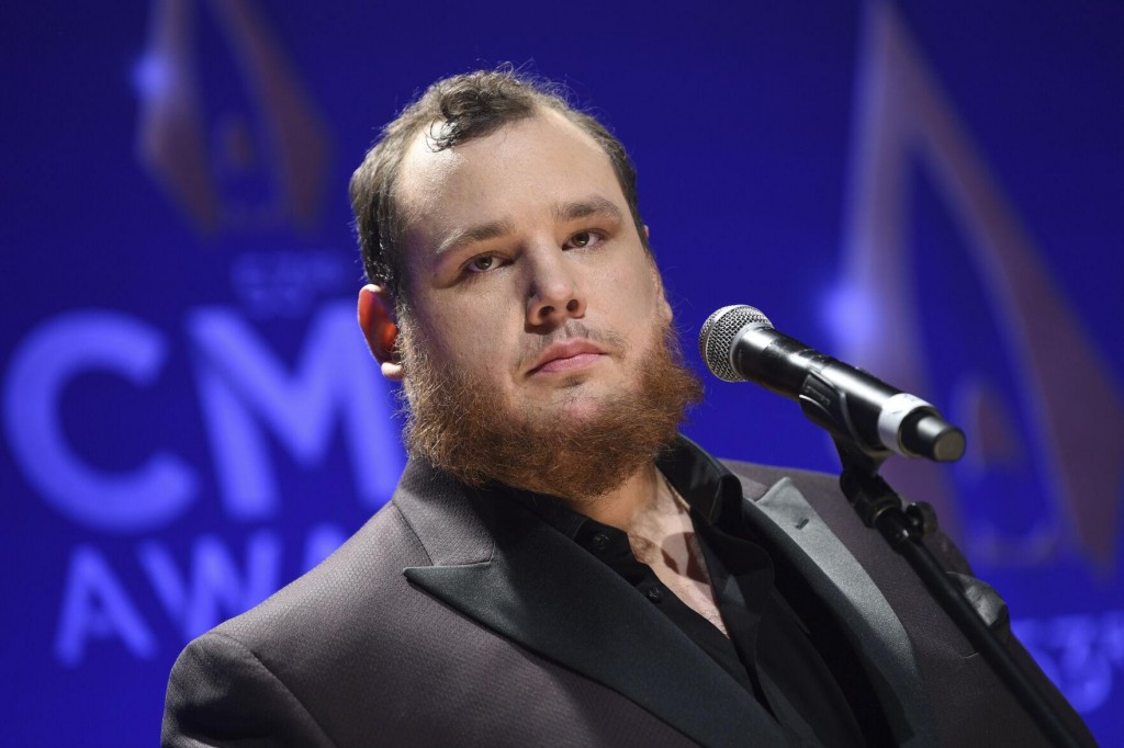 Luke Combs Apologizes For Appearing With Confederate Flag Imagery