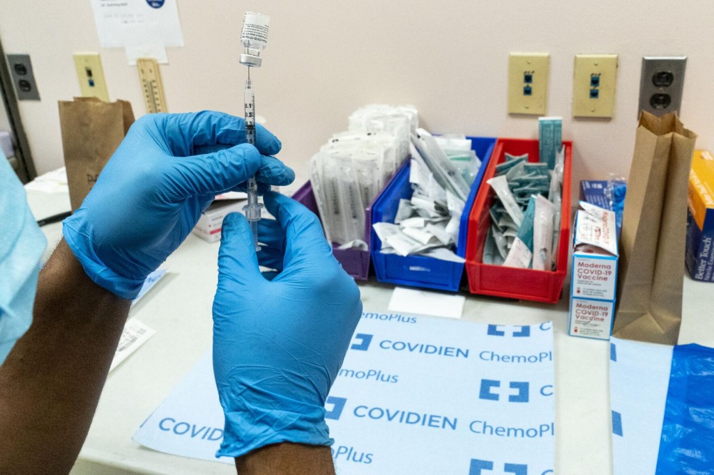 Virus Today: Winter Weather Impacting U.s. Vaccination Plans