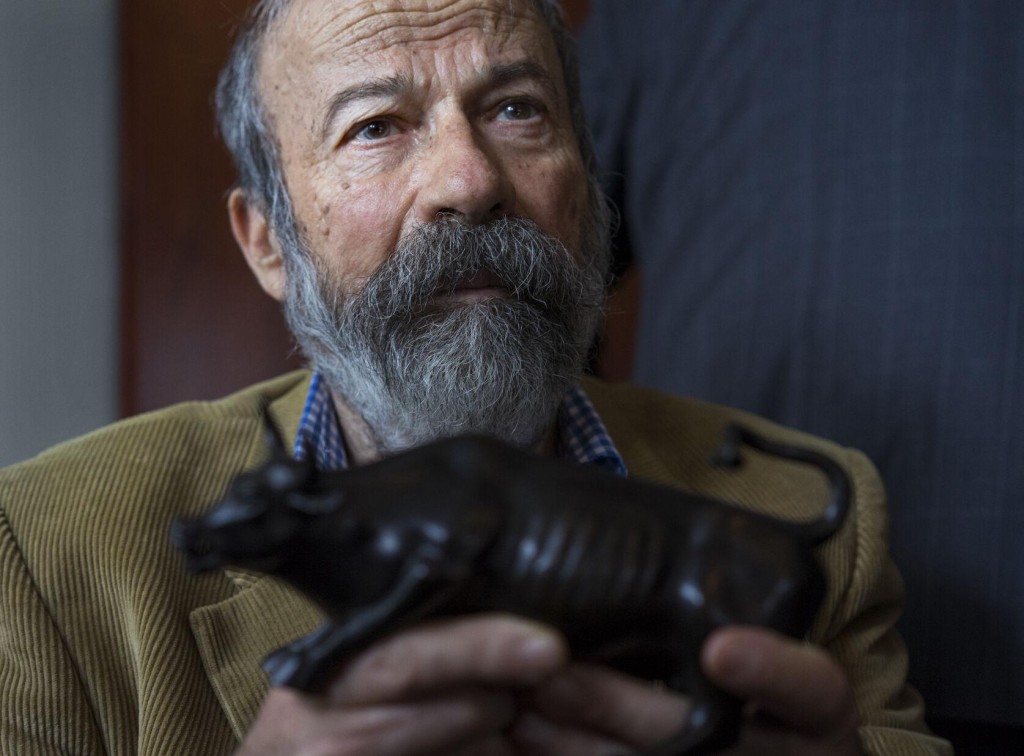 Arturo Di Modica, Sculptor Of Wall Street Bull, Dies At 80