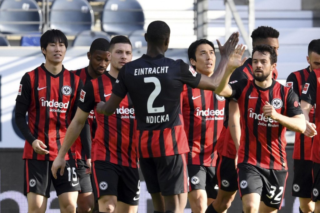 Victims Remembered As Frankfurt Beats Bayern In Bundesliga