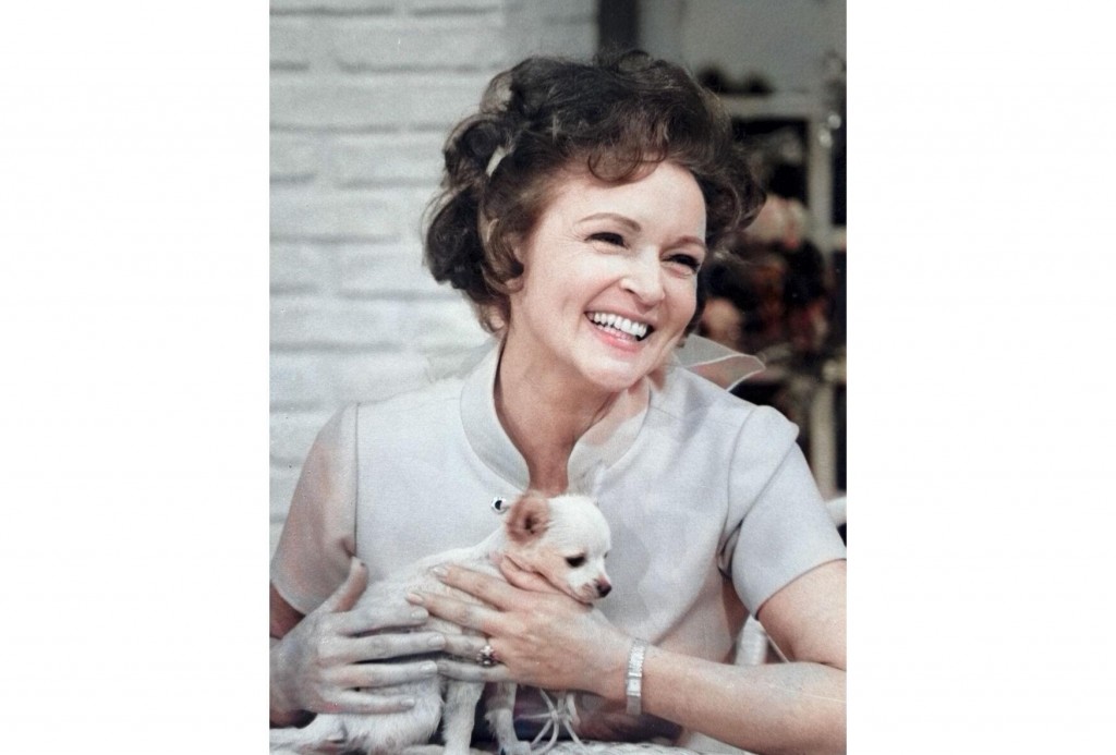 Betty White, Furry Friends Star In 50 Year Old, Just Released ‘pet Set’