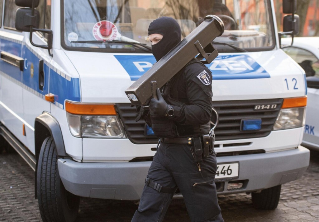 German Police Raid Suspected Islamic Extremists In Berlin
