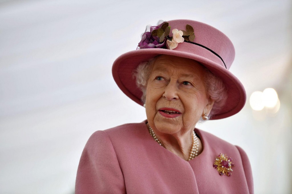 Queen Says Covid Vaccine Is Quick, Painless And Helps Others