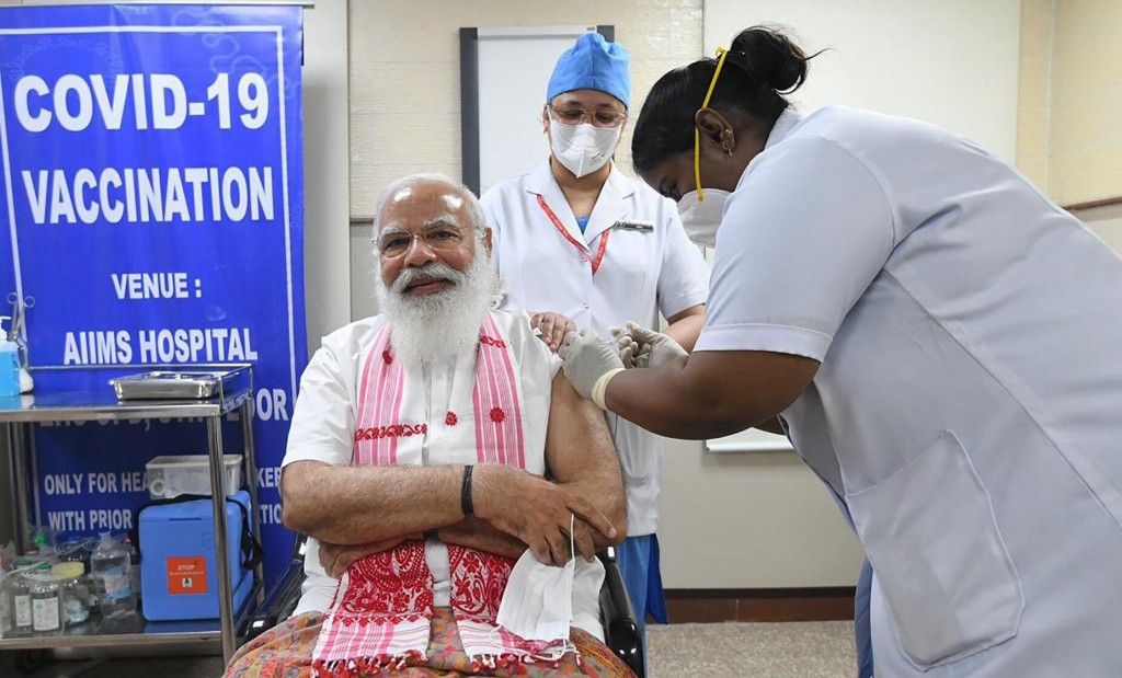 India Giving Covid 19 Vaccines To More People As Cases Rise