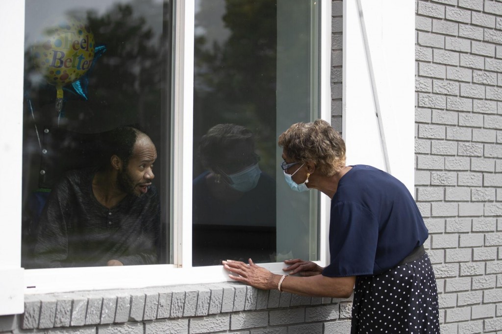 Nursing Home Residents Can Get Hugs Again, Feds Say