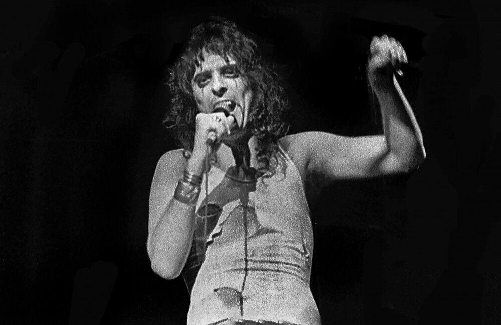 Alice Cooper’s Theatrical Shows Inspired By David Bowie