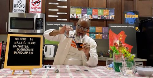 Public School Teacher Brings Chemistry Into His Students’ Kitchens