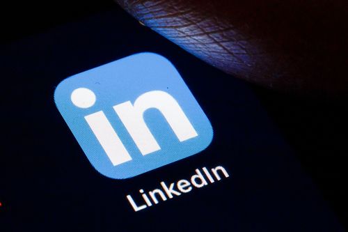Linkedin Suspends New Sign Ups In China