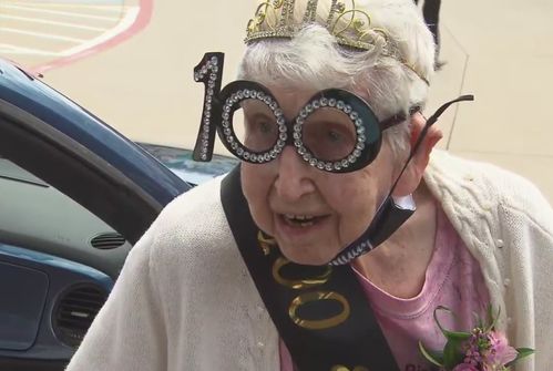 100 Year Old Texan, World War Ii Pilot Celebrates Lifetimes Of Breaking Gender Barriers