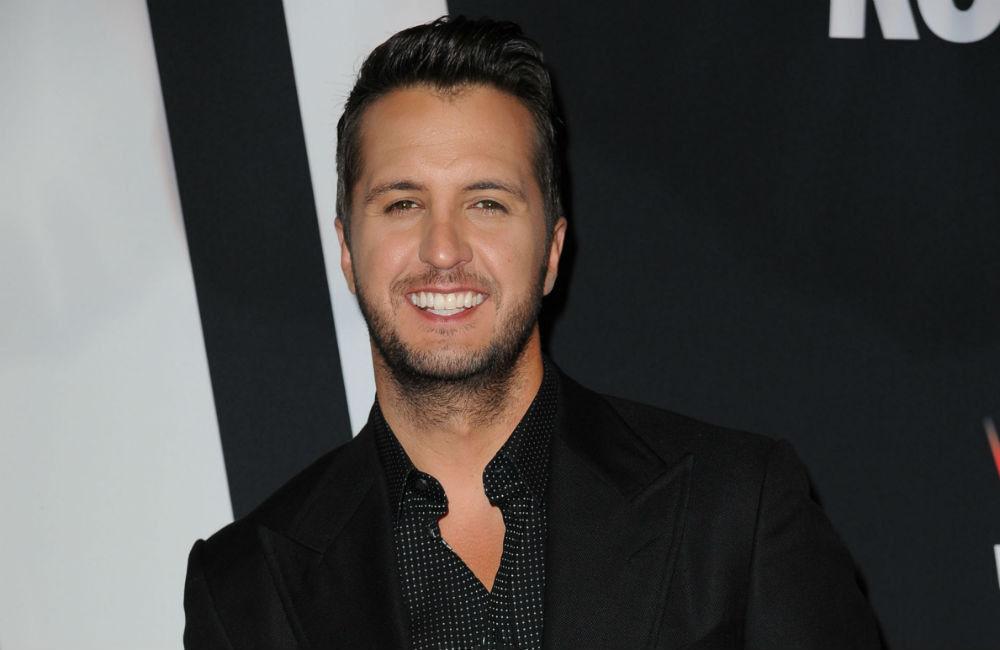 Luke Bryan Wins Entertainer Of The Year Again