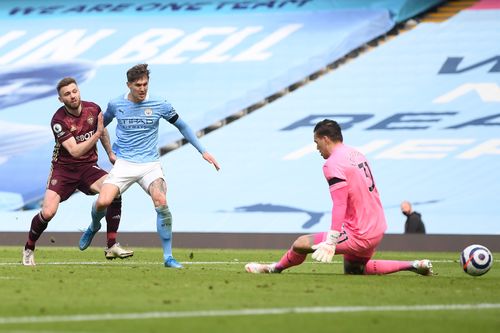Premier League Leader Manchester City Stunned By 10 Man Leeds United