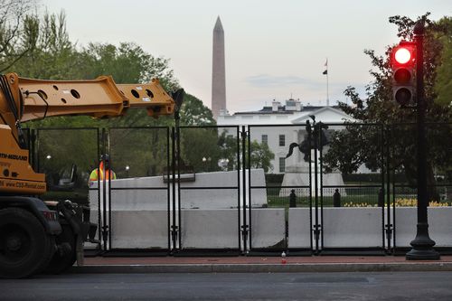 Part Of Fencing Perimeter Comes Down Around White House