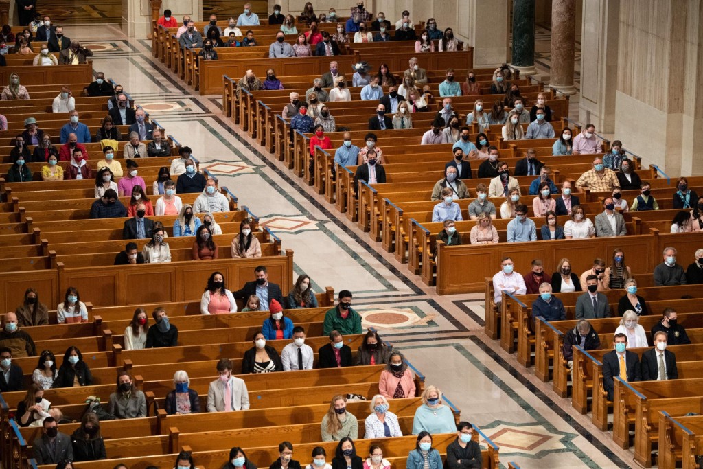 How Safe Is It To Attend Holiday Religious Services As The Omicron Variant Spreads? Experts Weigh In