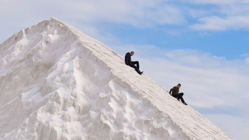 Egypt’s Unreal ‘snowy’ Mountains Become A Tourist Hit