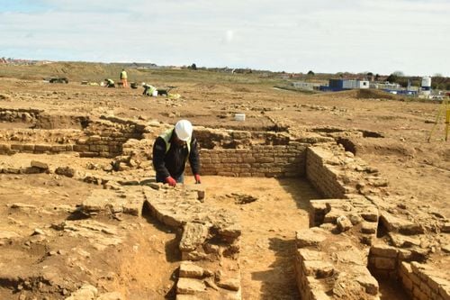 ‘high Status’ Roman Villa And Bath House Found In England