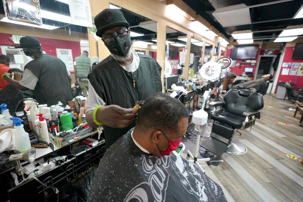 Barbers, Artists Help Defy Vaccine Myths For People Of Color