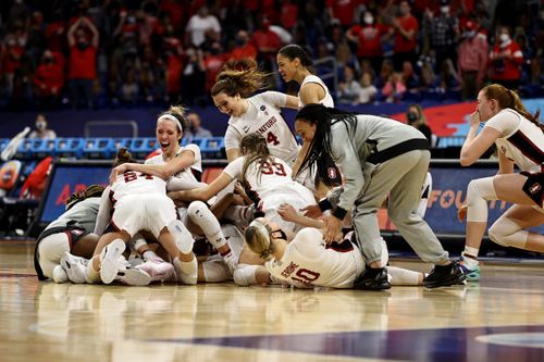Stanford Survives Against Arizona, Wins First National Championship Since 1992