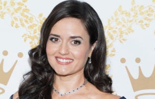 Danica Mckellar Named As Judge On Eric Stonestreet Hosted ‘domino Masters’