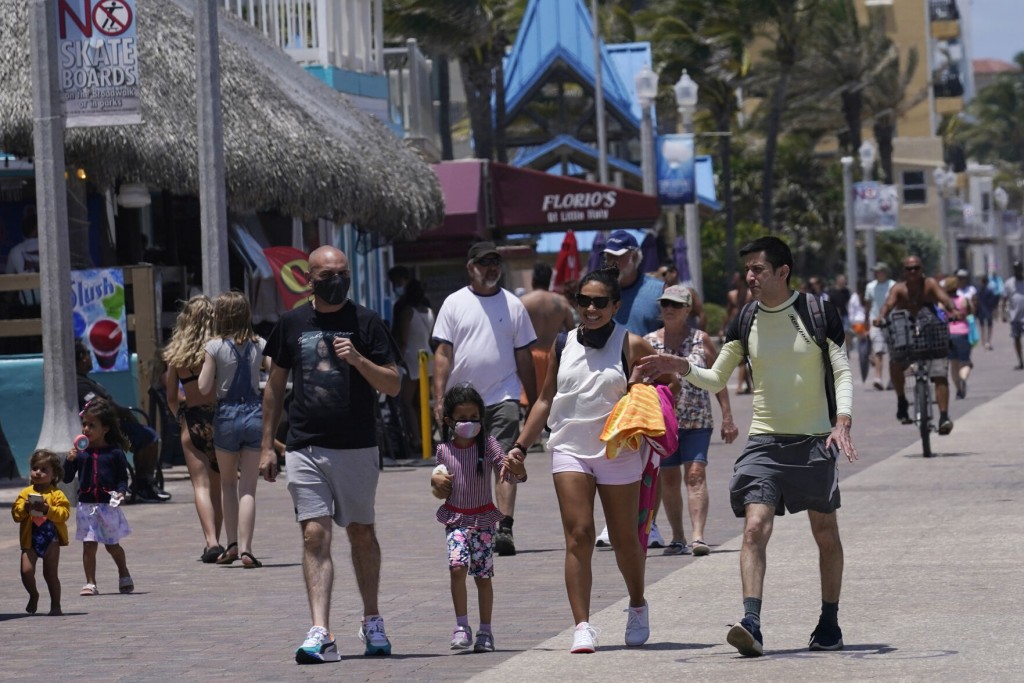 Memorial Day: Expect Crowded Airports, Packed Florida Hotels