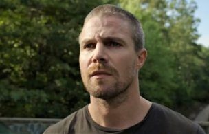 ‘heels’: Stephen Amell Hits The Ring In First Look At New Starz Series (video)