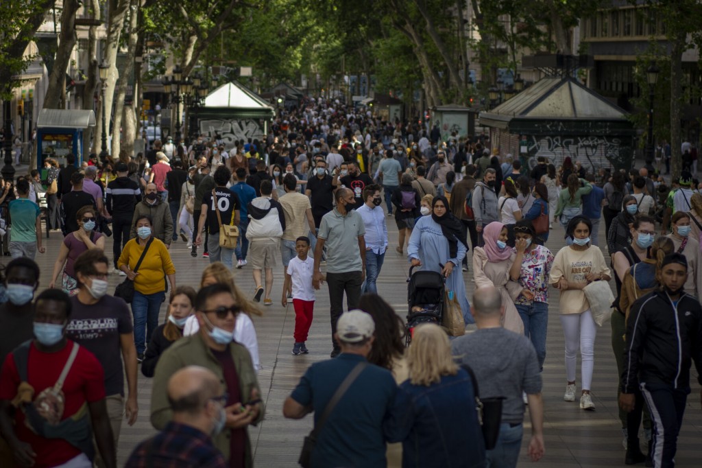 Spain Gears Up For Summer, Lifts Restrictions On Uk Tourists