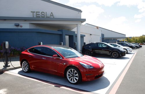 Major Tesla Investor Dumps A Big Chunk Of Shares