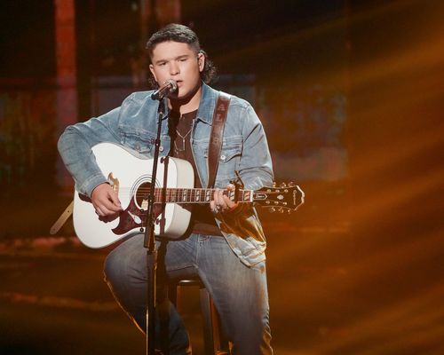 ‘american Idol’ Finalist Caleb Kennedy Out After Kkk Style Hood Video Surfaces
