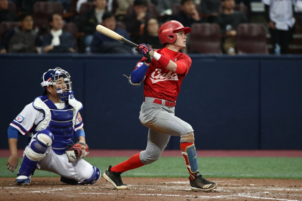 Cuban Baseball Star César Prieto Defects To U.s.