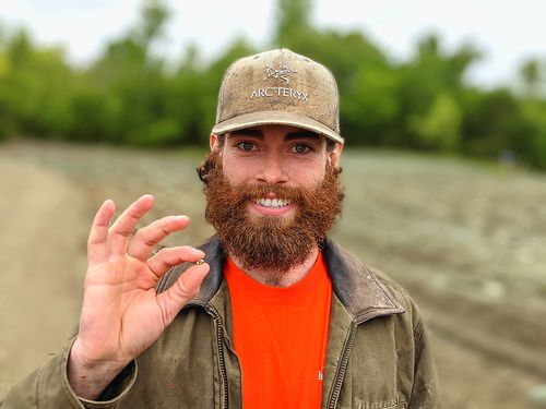 A Man Traveled Cross Country To Mine The Diamonds For His Girlfriend’s Engagement Ring — He Dug Up A 2.2 Carat Beauty